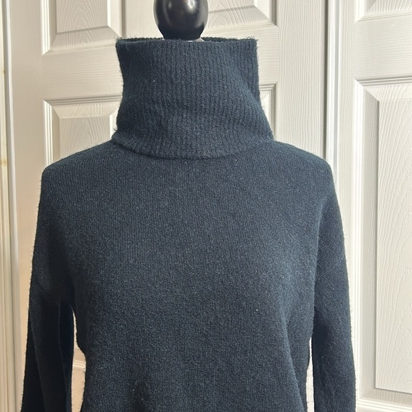 Something Navy Dark Blue Navy Turtleneck Sweater XS - Picture 2 of 8